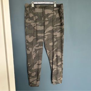 Albion Fit Camo joggers